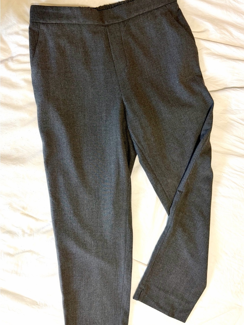 Banana Republic Factory Women’s Dress Pants in Charcoal Gray Pull on